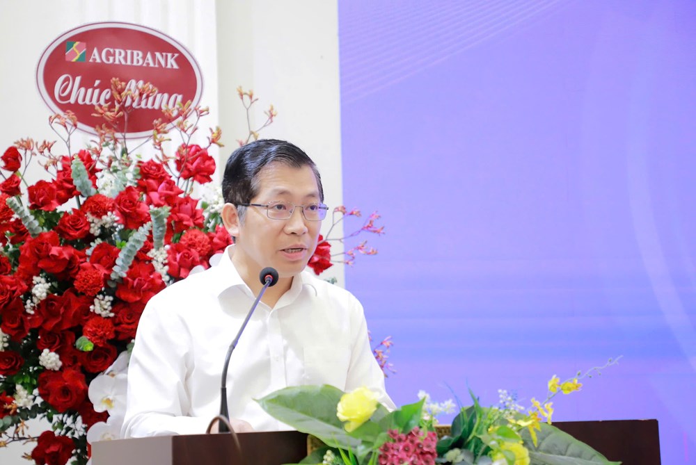 Sửa đổi, hoàn thiện Luật Báo chí trong kỷ nguyên số:
Đặt nền móng cho báo chí hiện đại, chuyên nghiệp và hội nhập- Ảnh 2. Sửa đổi, hoàn thiện Luật Báo chí trong kỷ nguyên số:
Đặt nền móng cho báo chí hiện đại, chuyên nghiệp và hội nhập- Ảnh 2.