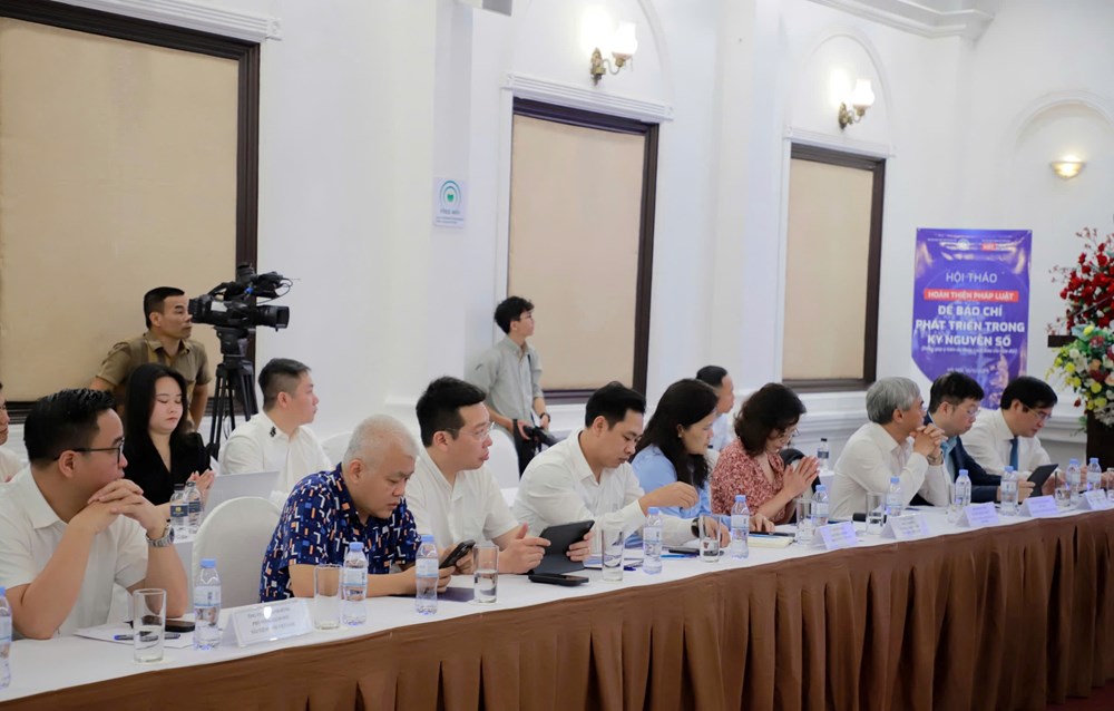 Sửa đổi, hoàn thiện Luật Báo chí trong kỷ nguyên số:
Đặt nền móng cho báo chí hiện đại, chuyên nghiệp và hội nhập- Ảnh 3. Sửa đổi, hoàn thiện Luật Báo chí trong kỷ nguyên số:
Đặt nền móng cho báo chí hiện đại, chuyên nghiệp và hội nhập- Ảnh 3.